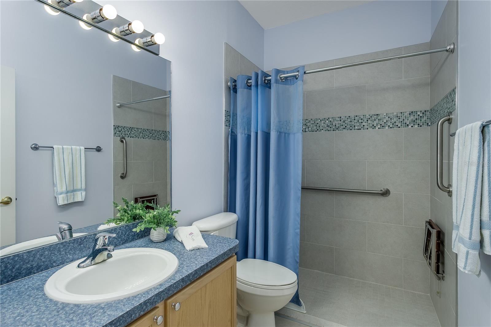 GROVES PH 02 CLUB VILLAS - Residential