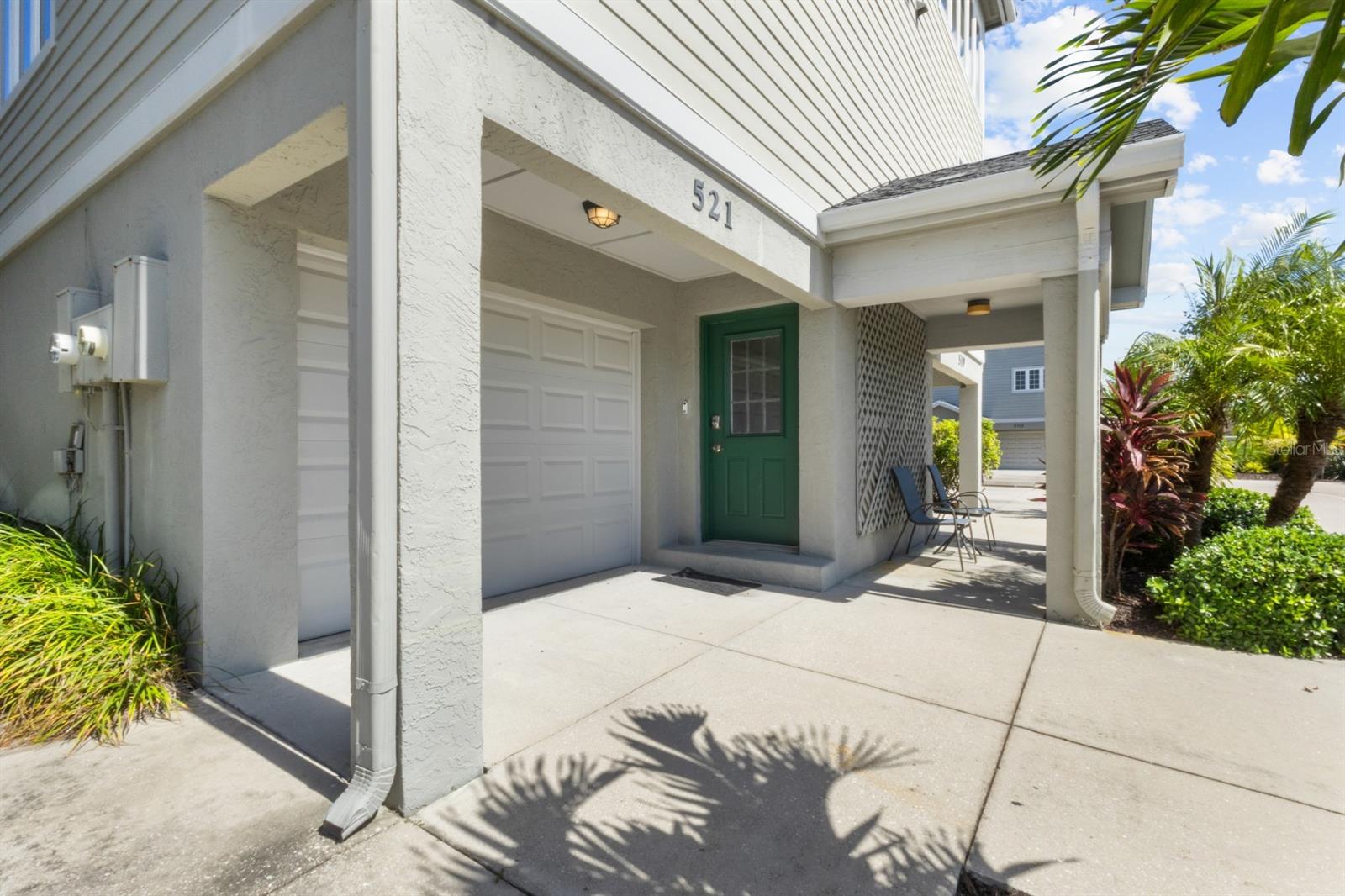 521 FOREST WAY