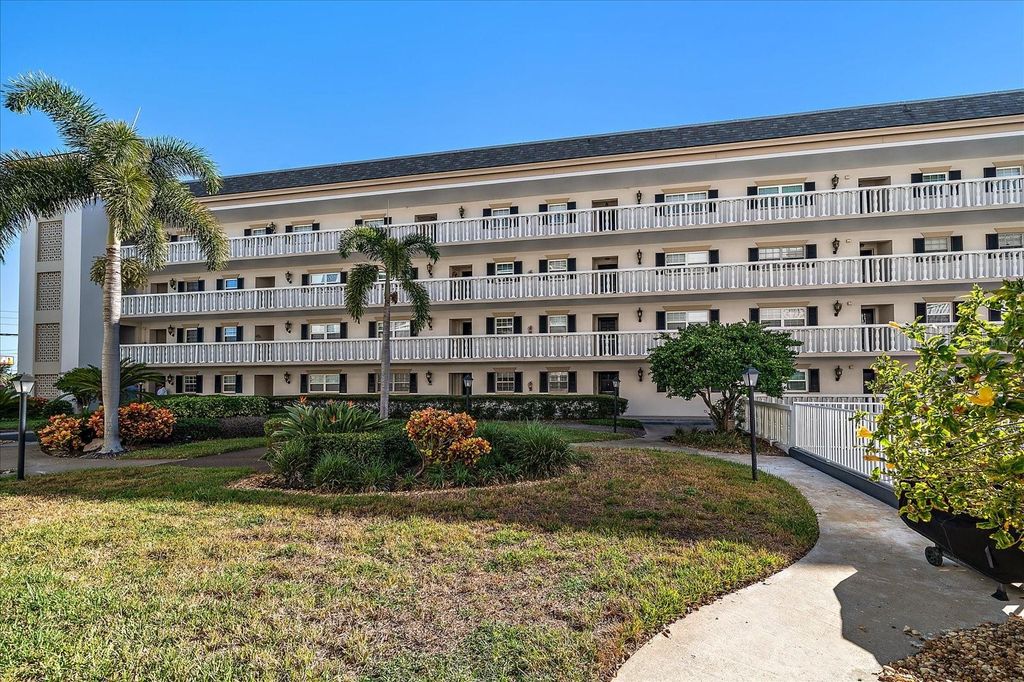 Photo of 131 Bluff View Drive #104, Belleair Bluffs, FL 33770 (MLS # TB8445102)