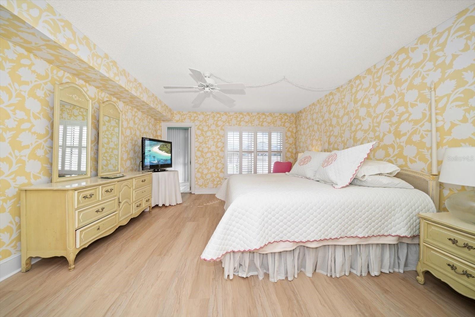 PORT BELLEAIR 4 CONDO - Residential