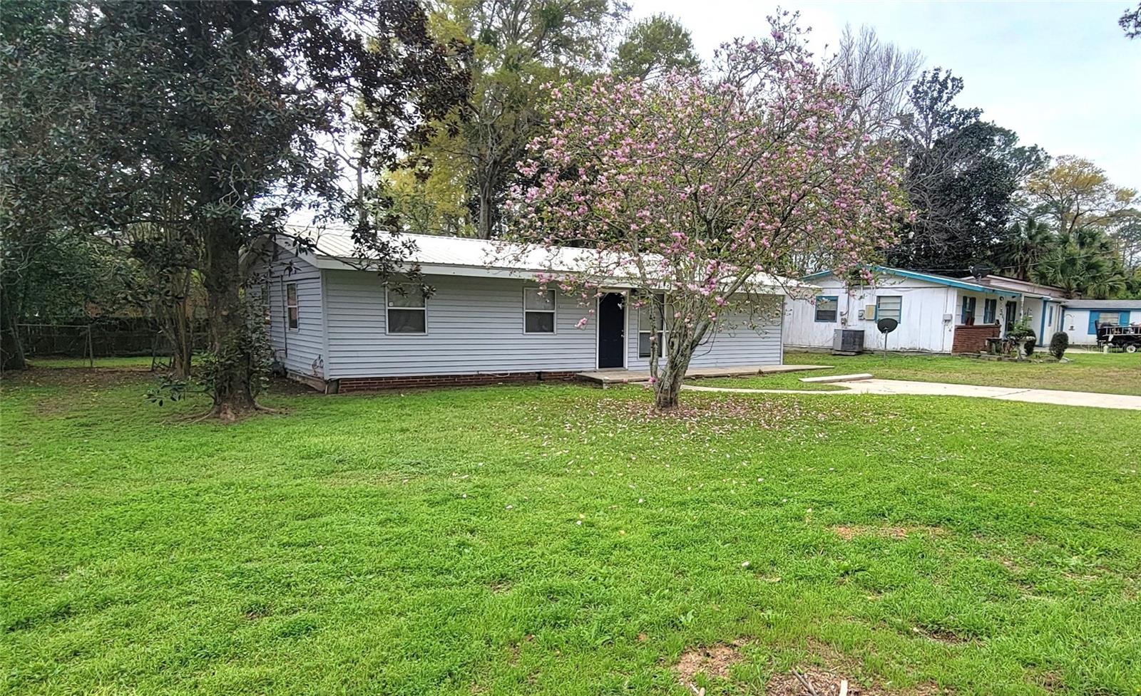 Photo 2 of 26 of 2117 CAMBRIDGE DRIVE house