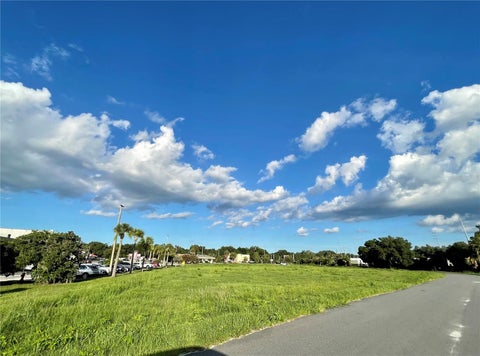 Tiny photo for 729 N 14th St / Us Hwy 27, Leesburg, FL 34748 (MLS # G5086460)