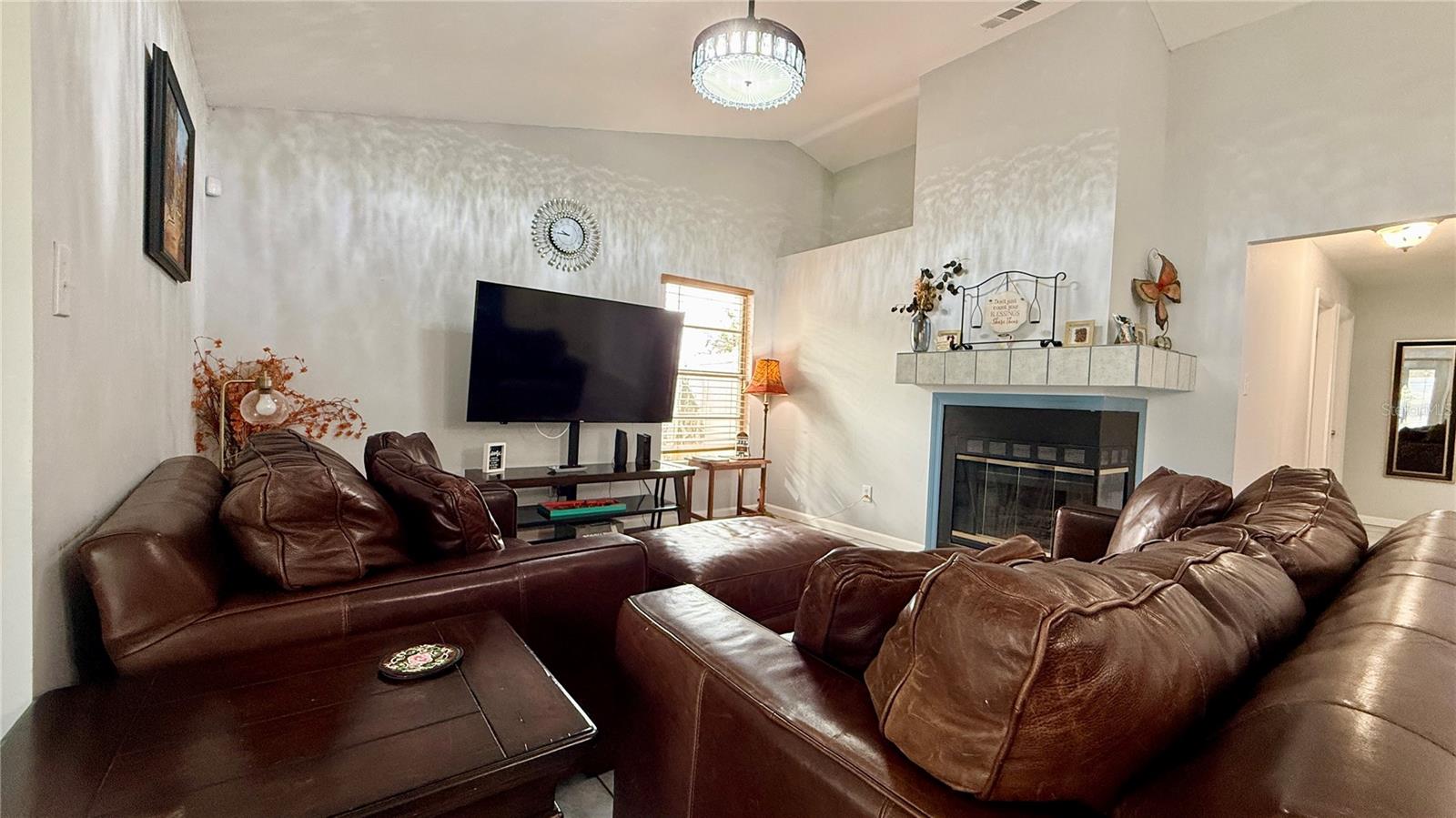 BVL UNIT 11 3RD ADD - Residential