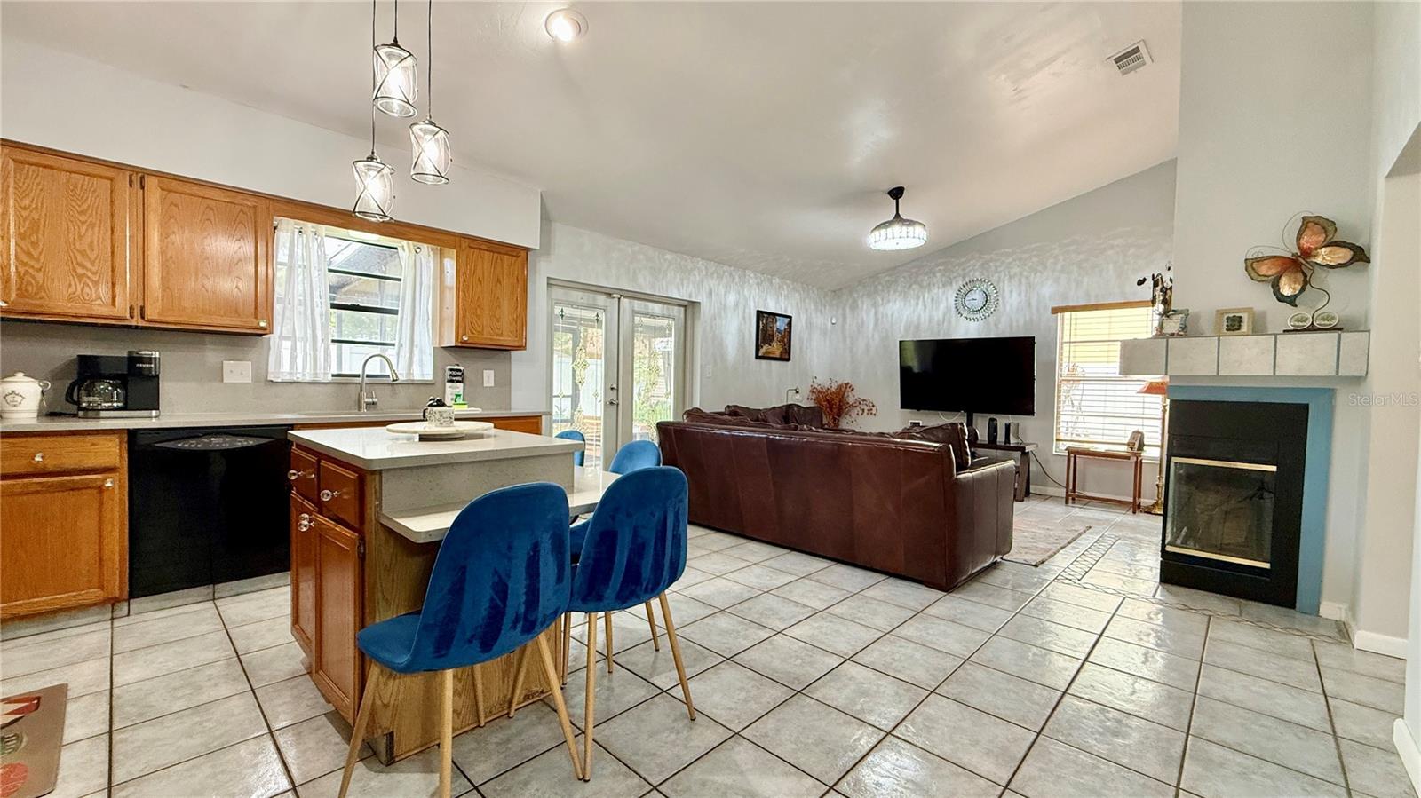 BVL UNIT 11 3RD ADD - Residential