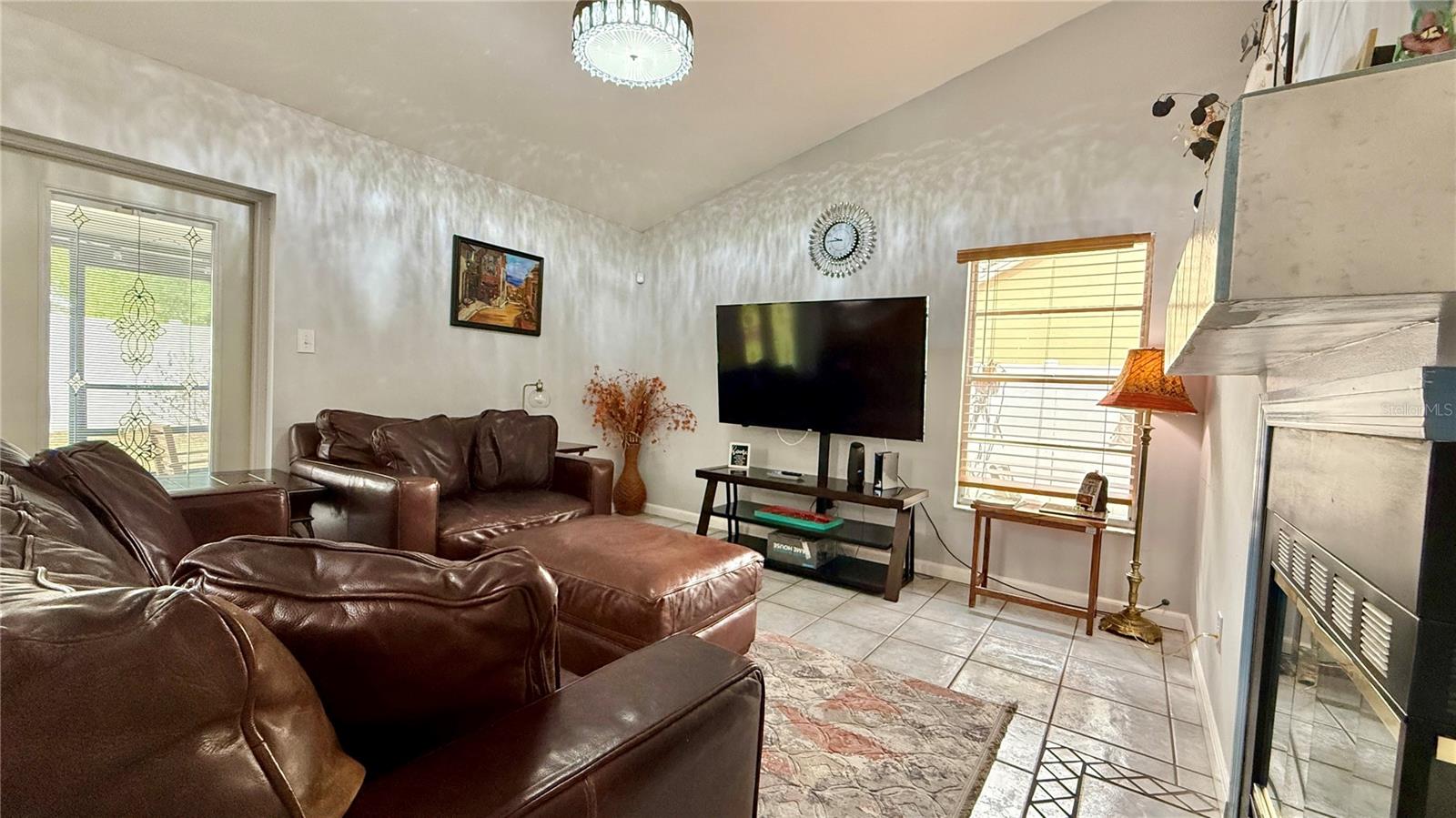 BVL UNIT 11 3RD ADD - Residential