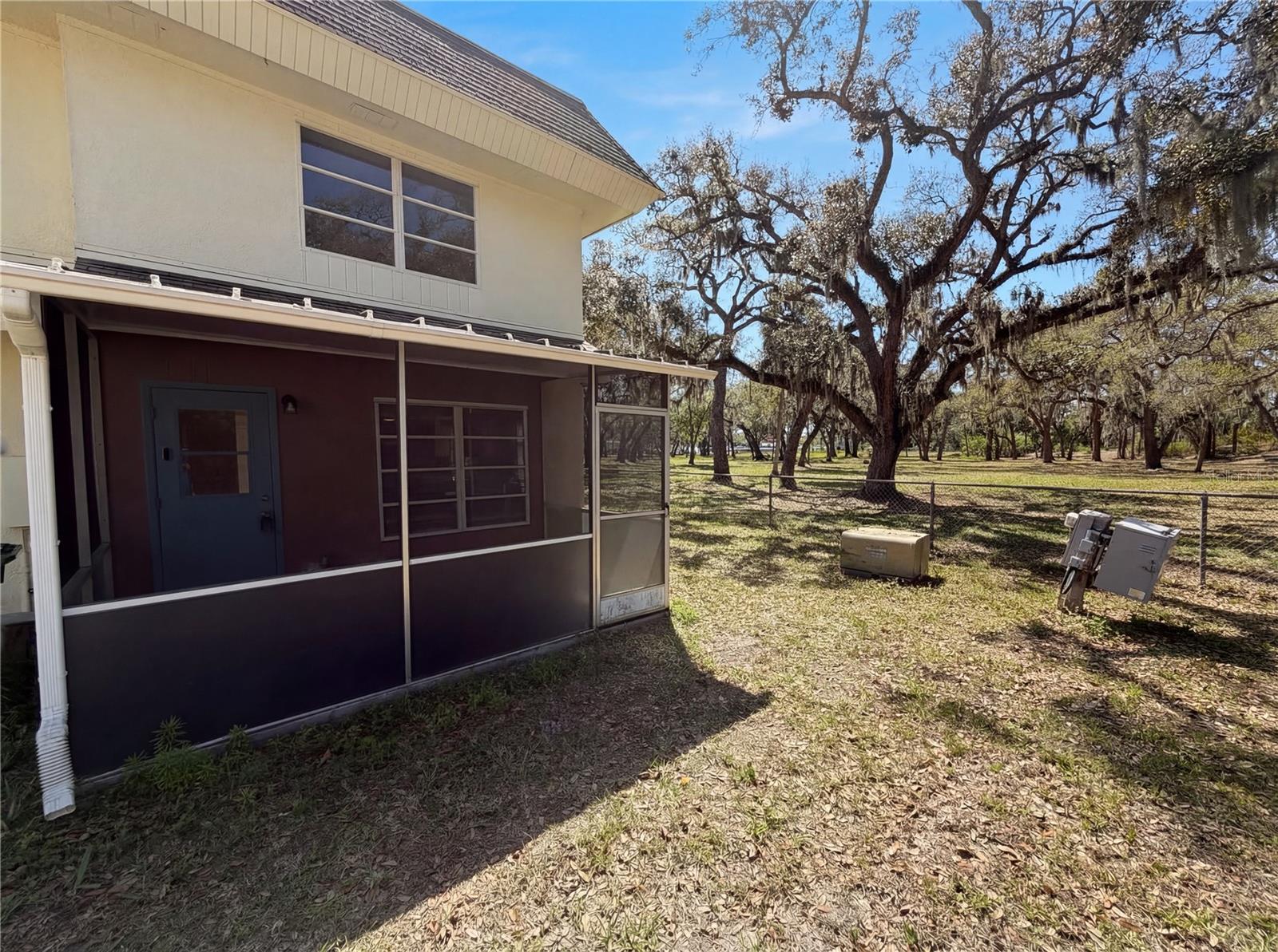 FAIRWAY OAKS - Residential