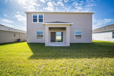 A home in AUBURNDALE