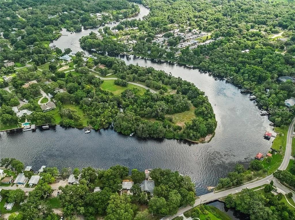 8353 ALAFIA POINTE DRIVE