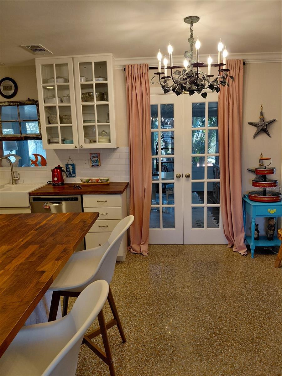 DUNEDIN MANOR 1ST ADD - Residential