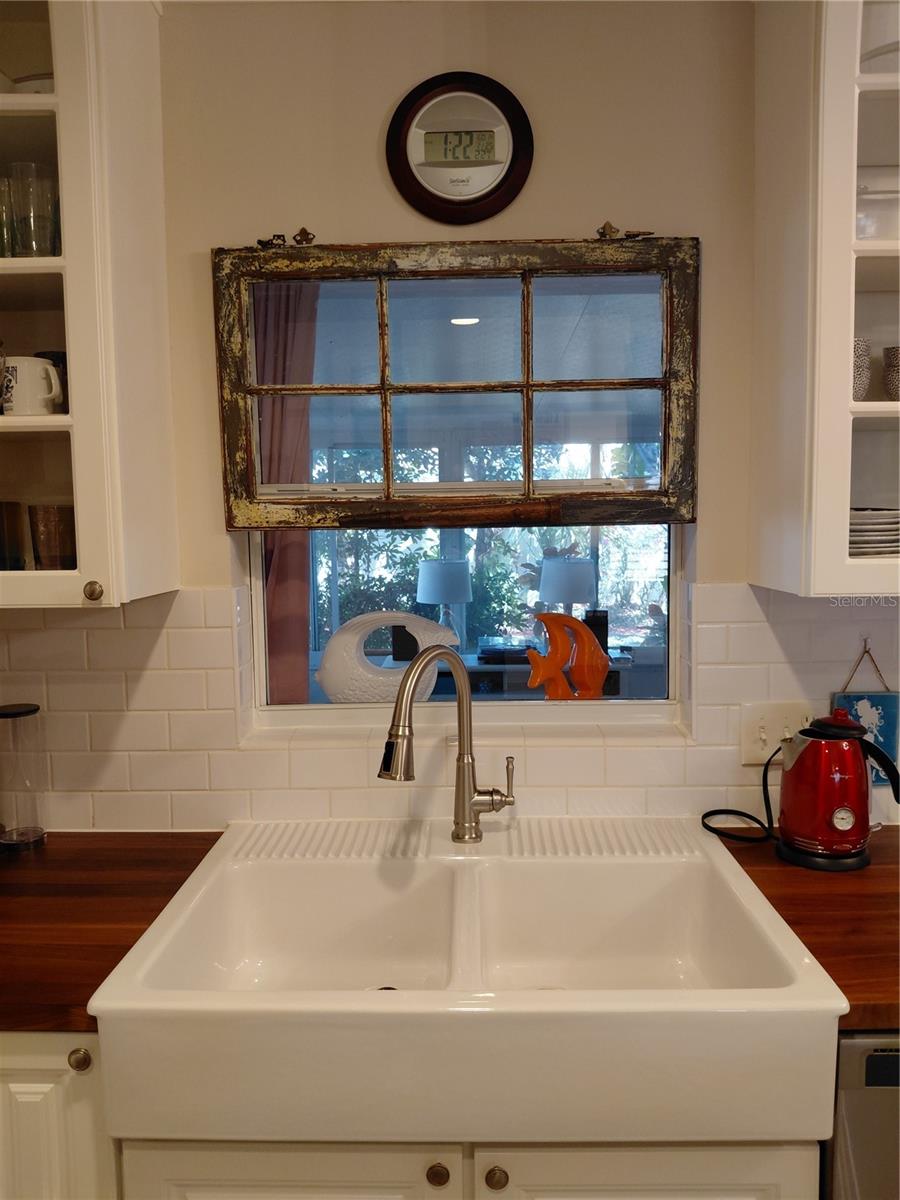 DUNEDIN MANOR 1ST ADD - Residential