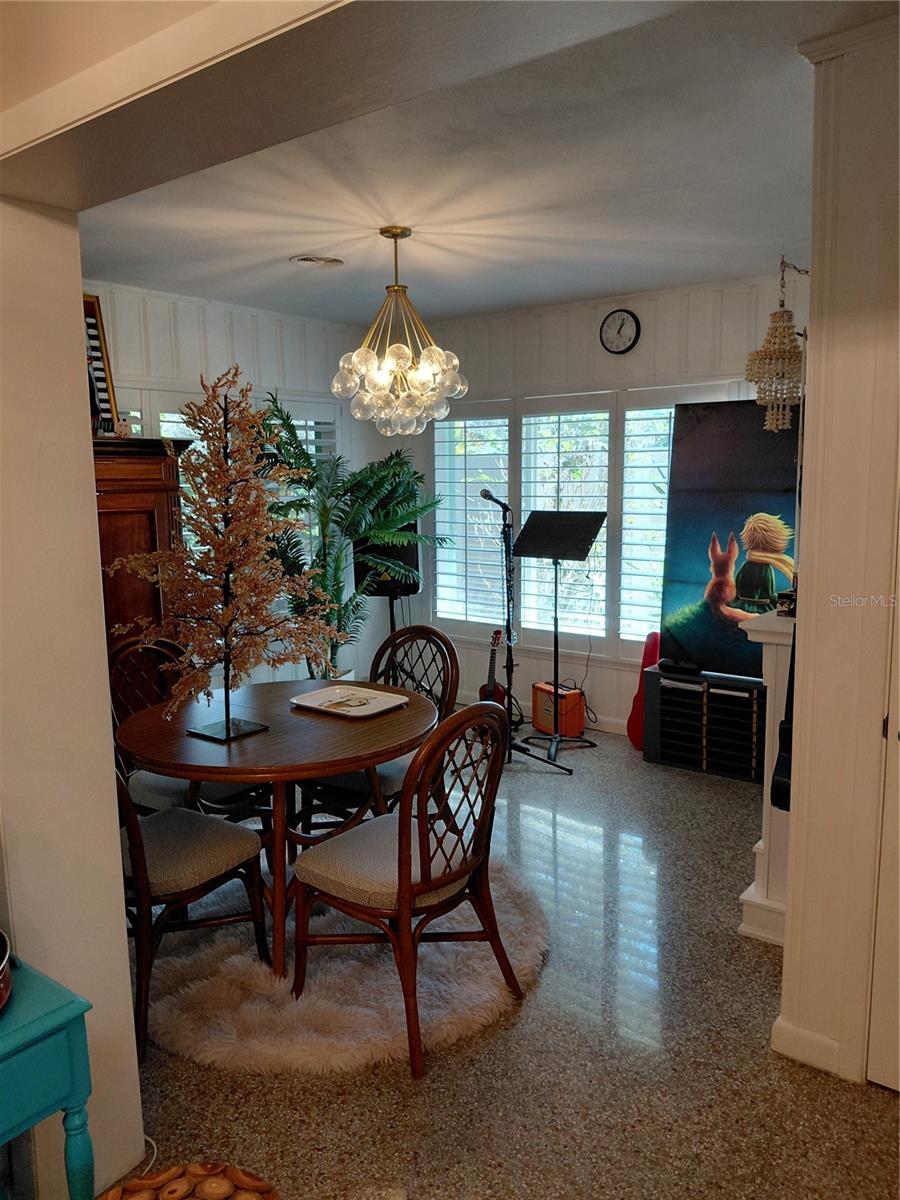 DUNEDIN MANOR 1ST ADD - Residential