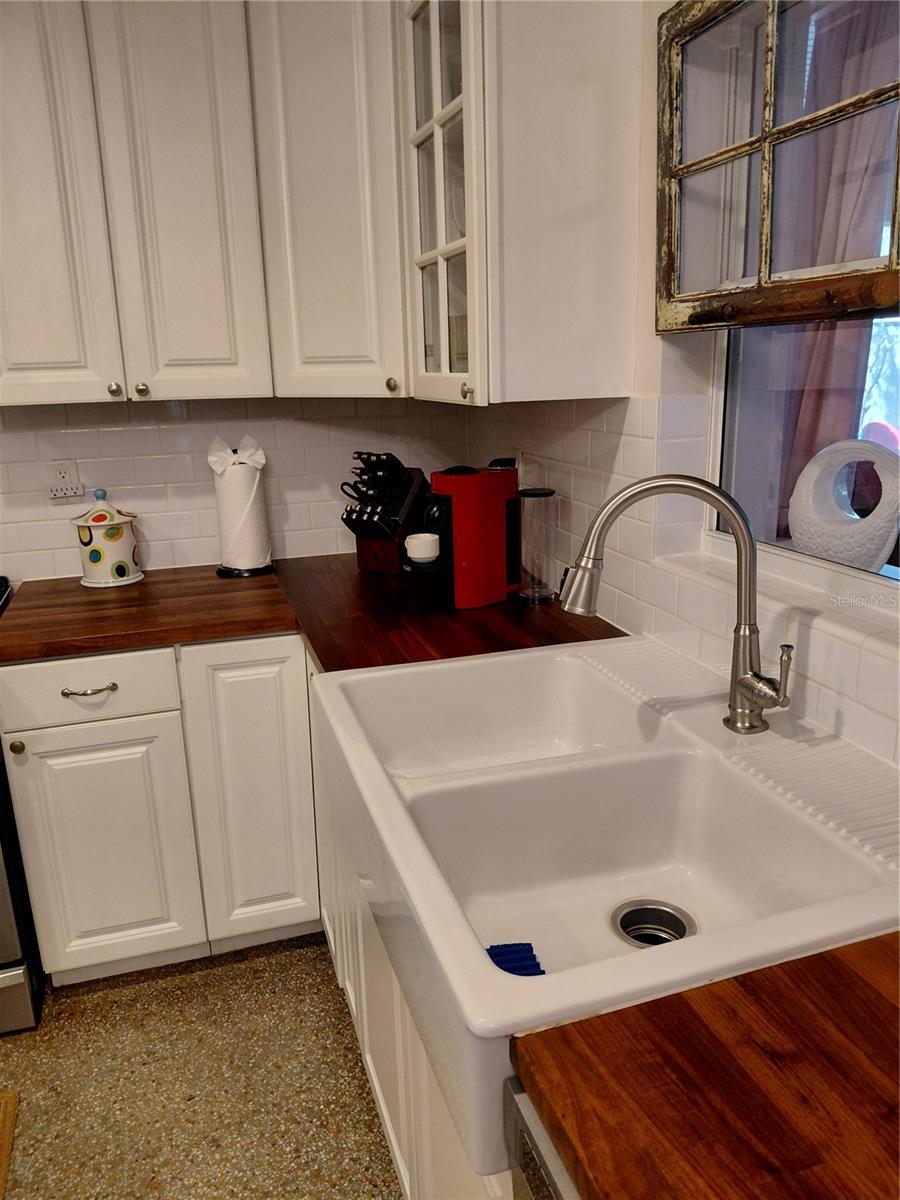 DUNEDIN MANOR 1ST ADD - Residential