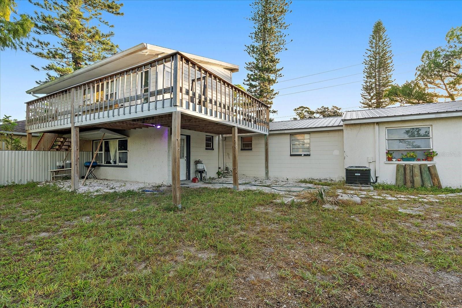 MCCOLLUMS LAKE - Residential Income