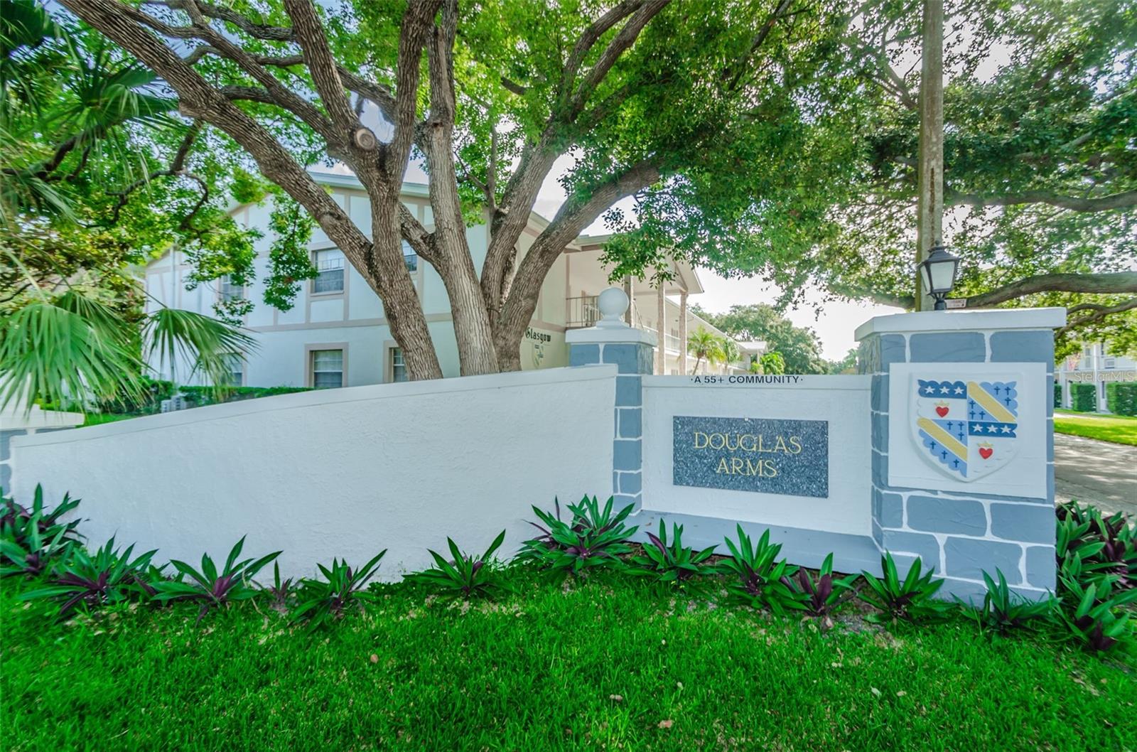 DOUGLAS ARMS - Residential