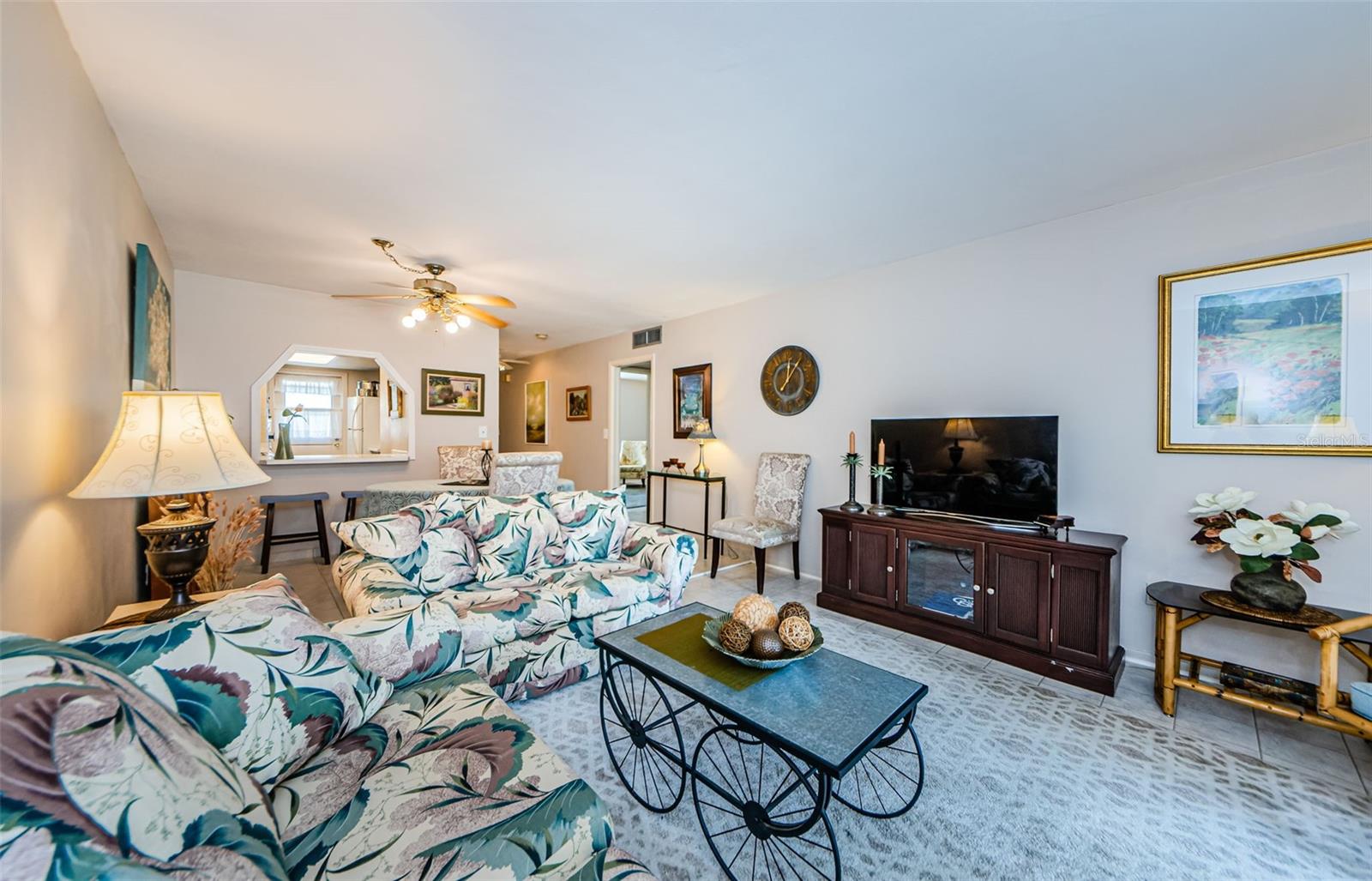 DOUGLAS ARMS - Residential