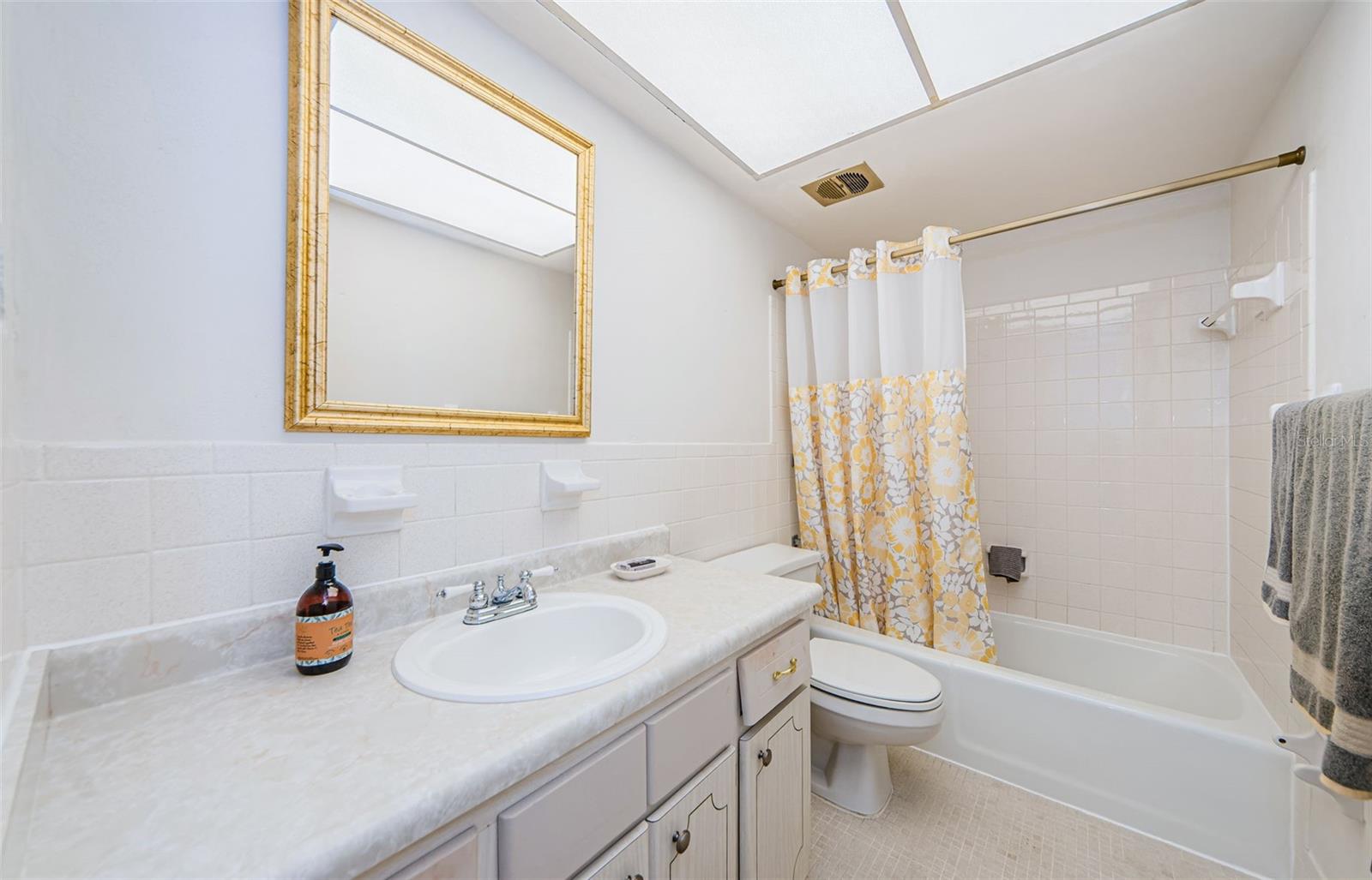 DOUGLAS ARMS - Residential