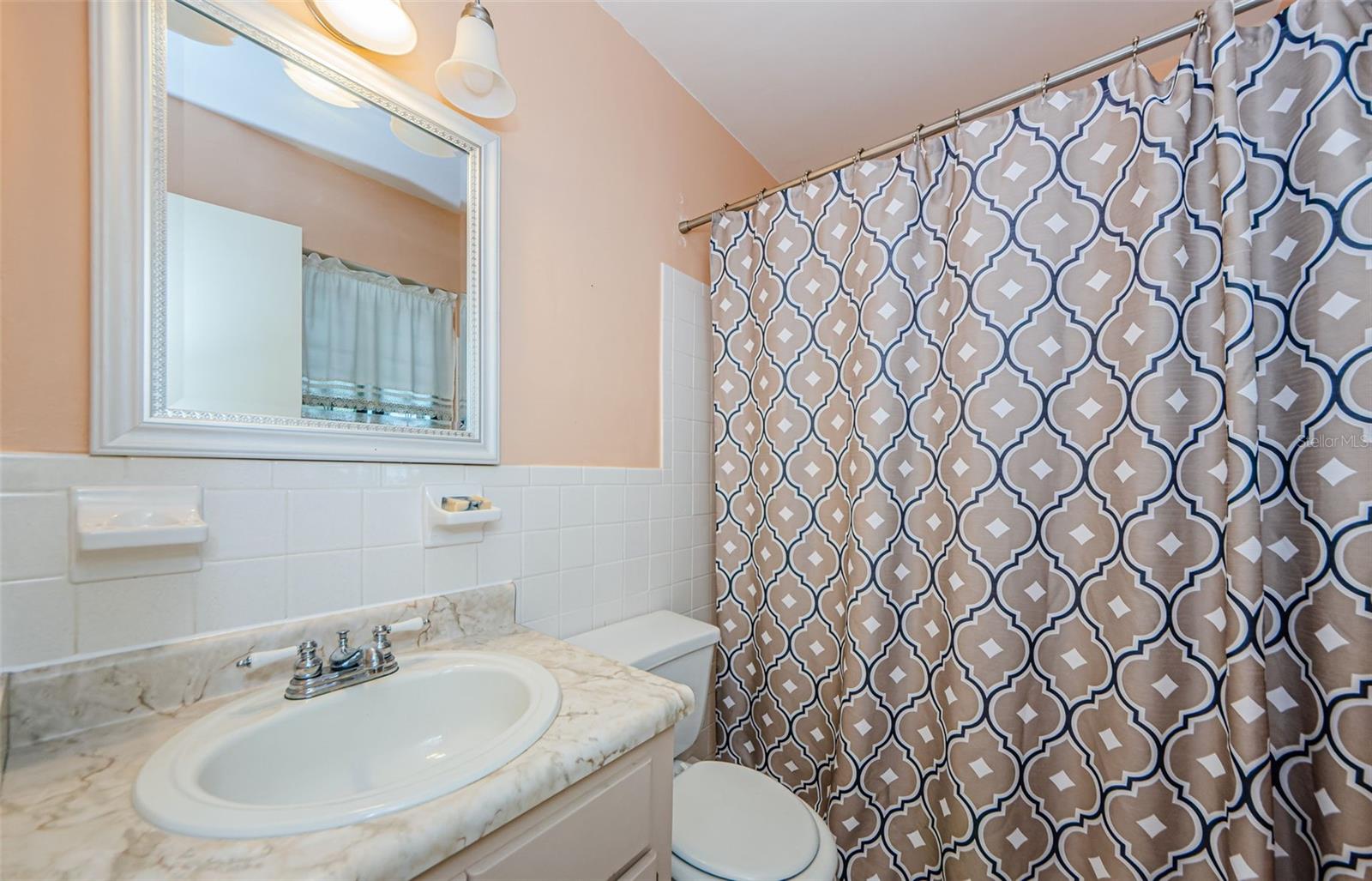 DOUGLAS ARMS - Residential