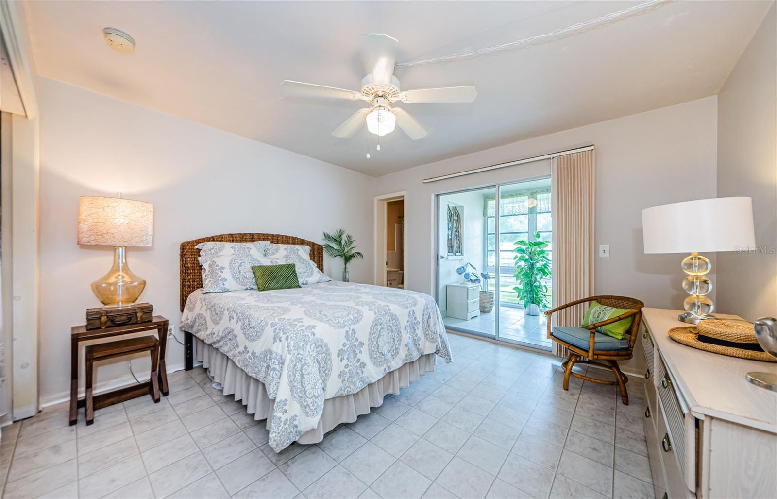 DOUGLAS ARMS - Residential