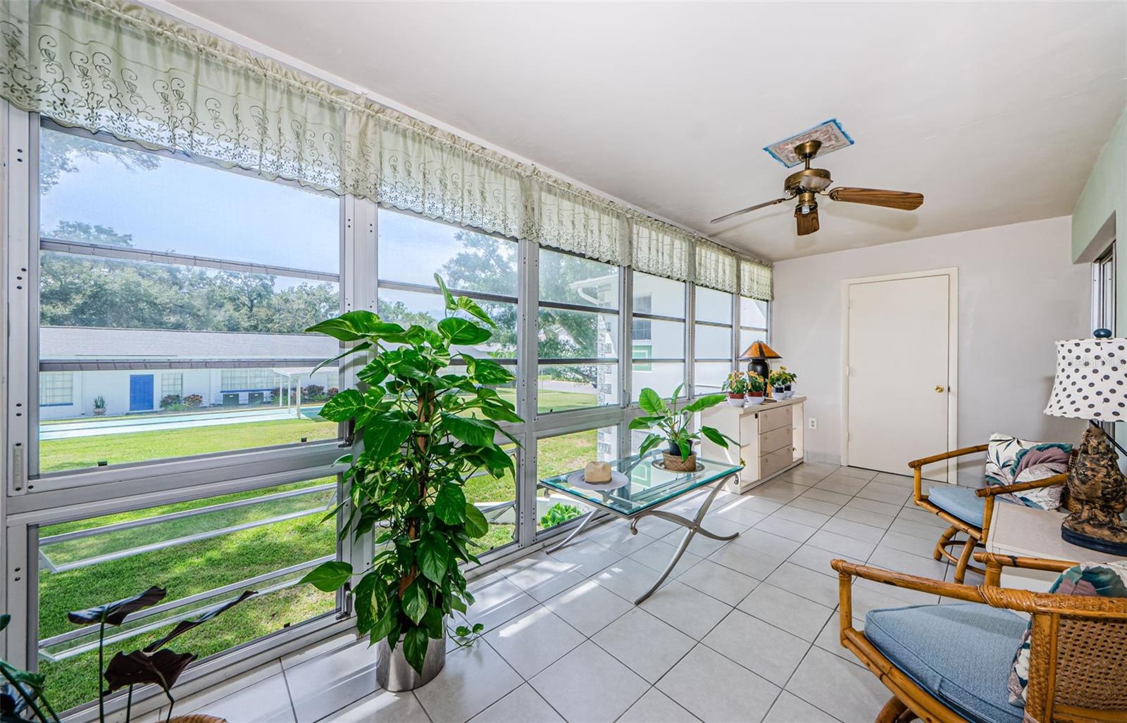 DOUGLAS ARMS - Residential