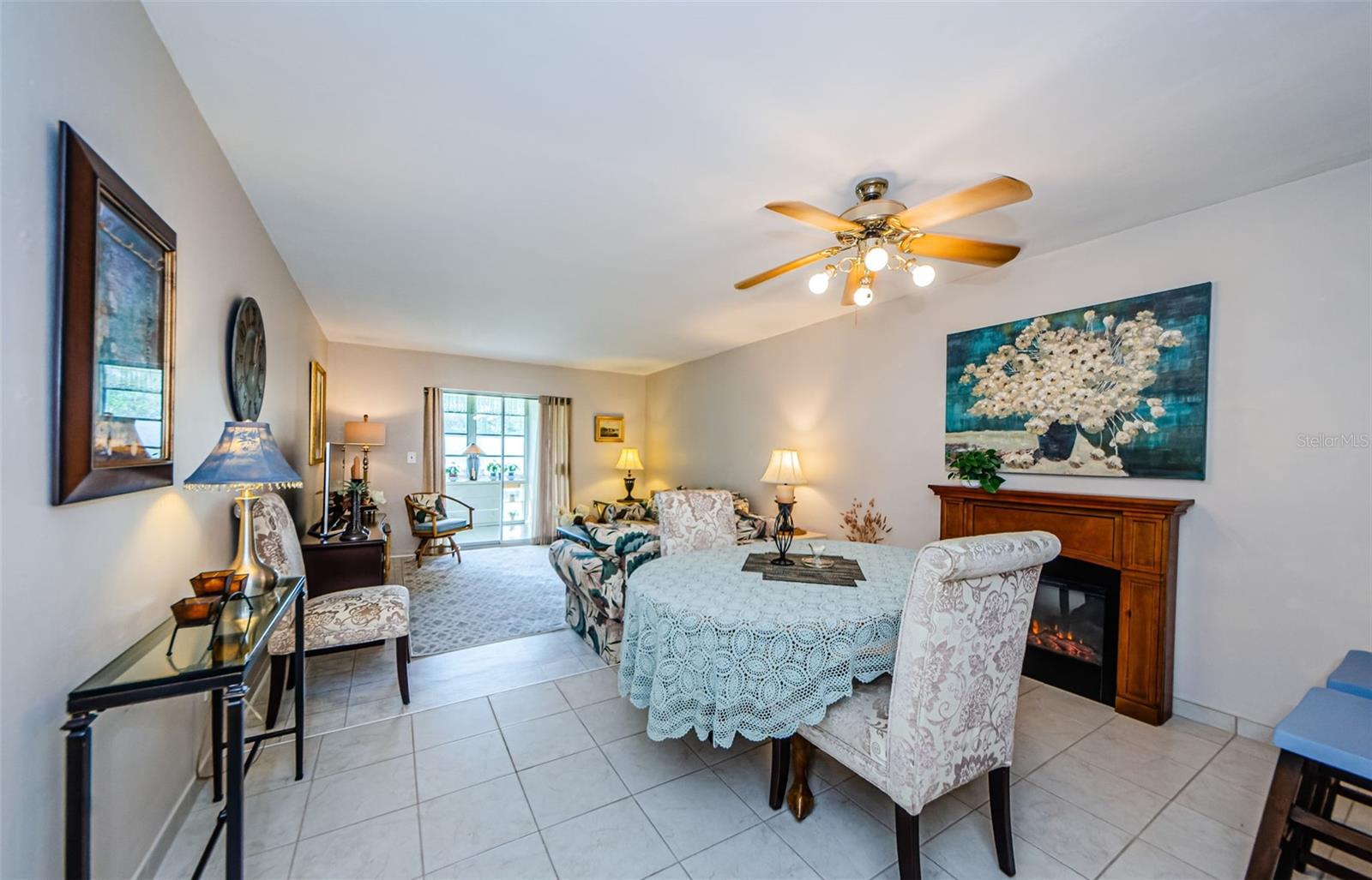 DOUGLAS ARMS - Residential