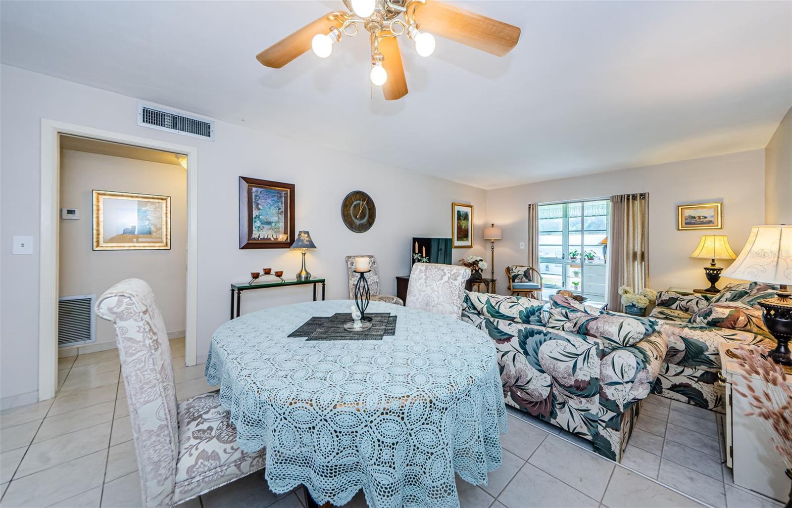 DOUGLAS ARMS - Residential