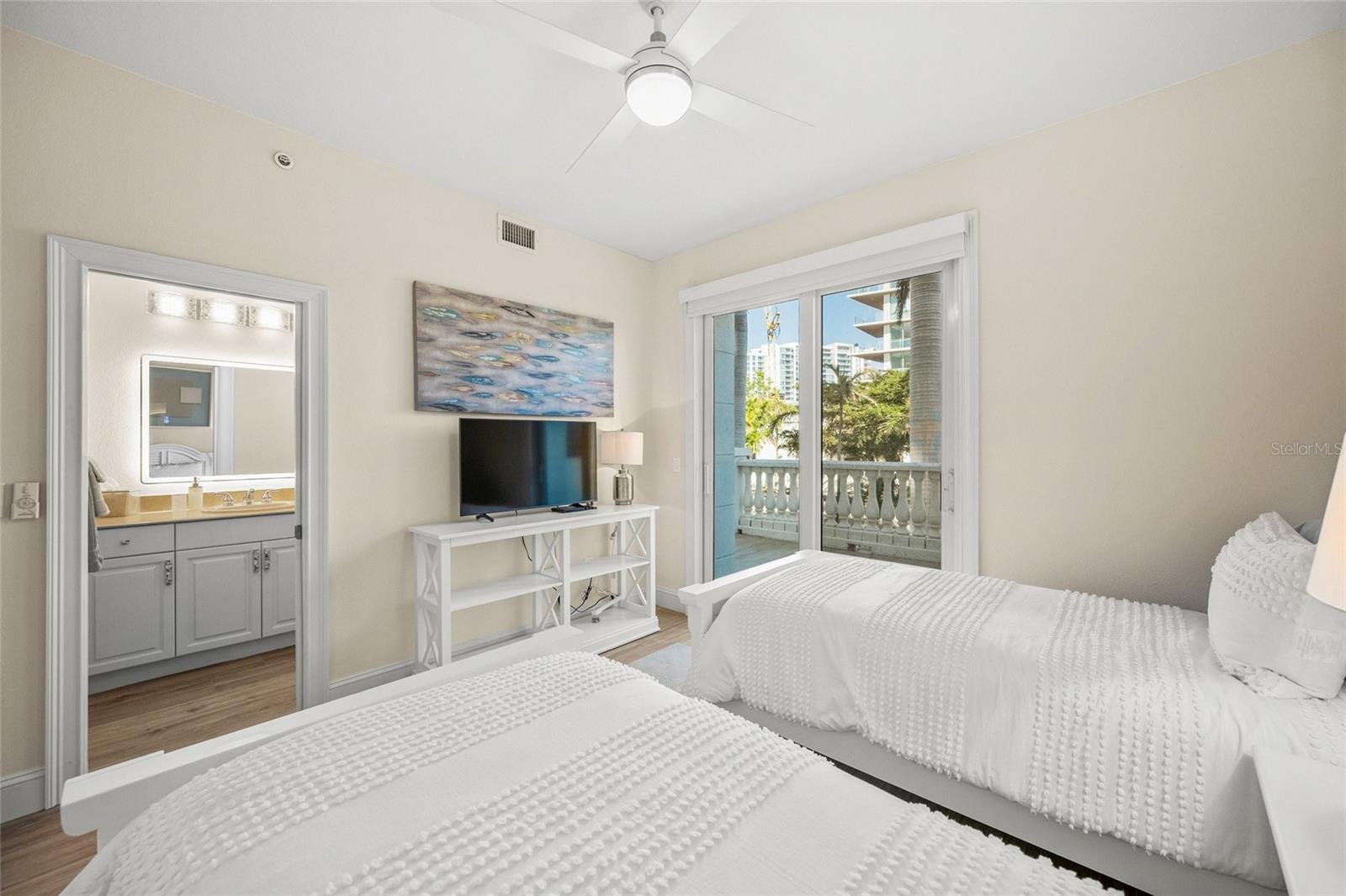 GOLDEN BAY - Residential