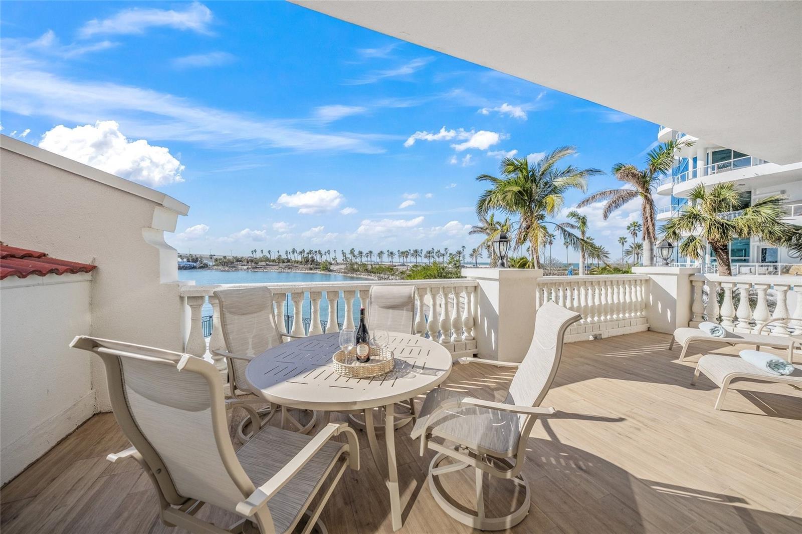 GOLDEN BAY - Residential