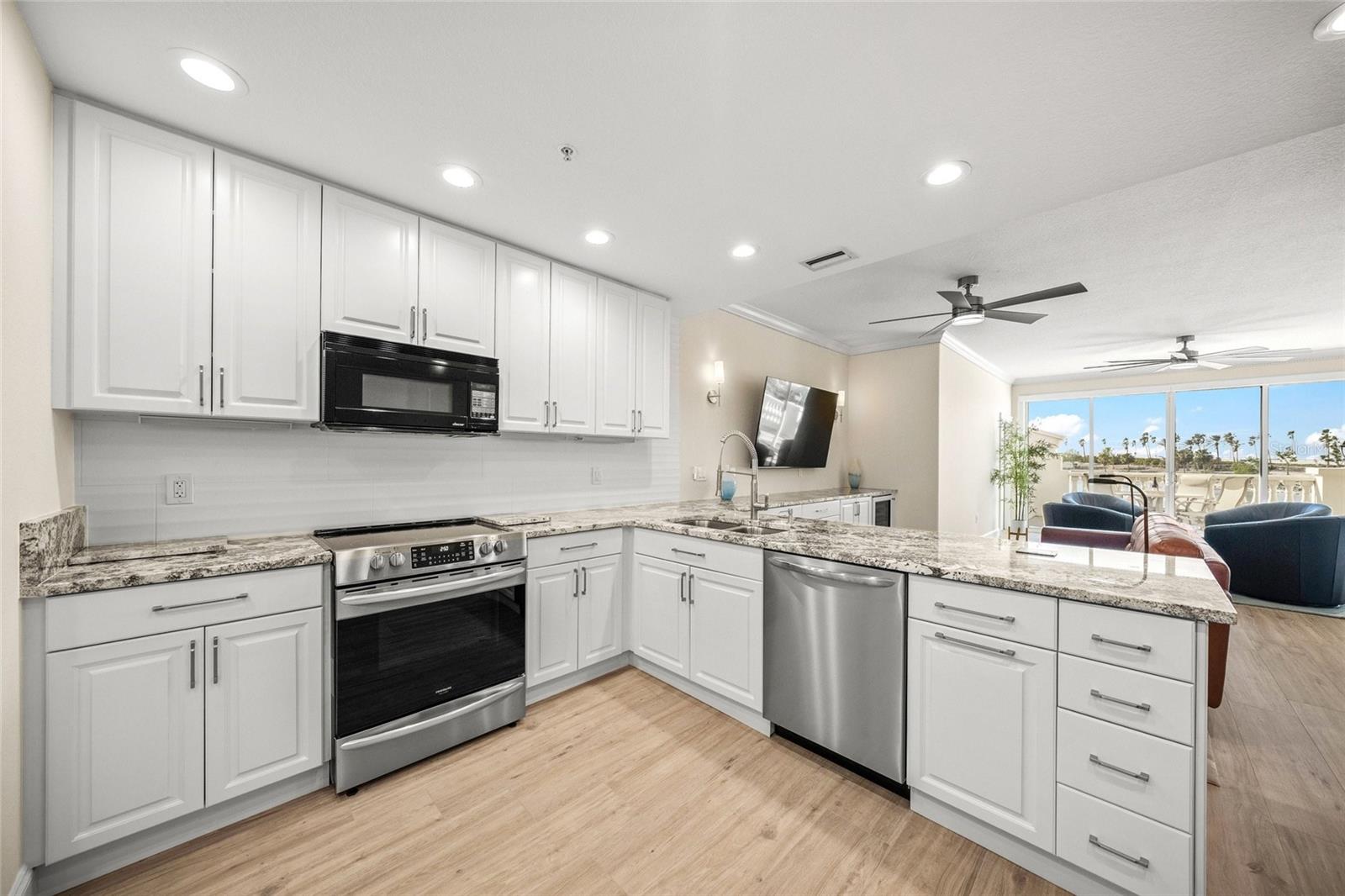 GOLDEN BAY - Residential