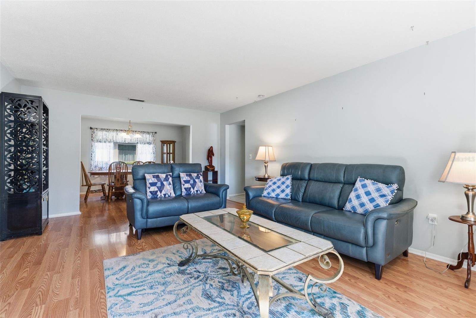 GLEN OAKS RIDGE VILLAS 1 - Residential