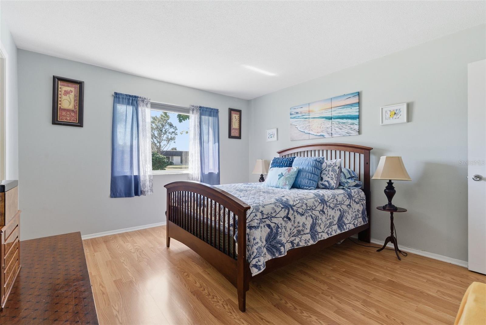 GLEN OAKS RIDGE VILLAS 1 - Residential