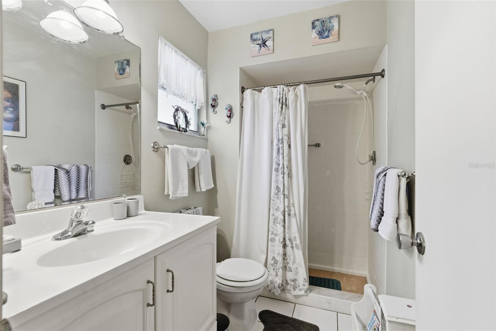 GLEN OAKS RIDGE VILLAS 1 - Residential