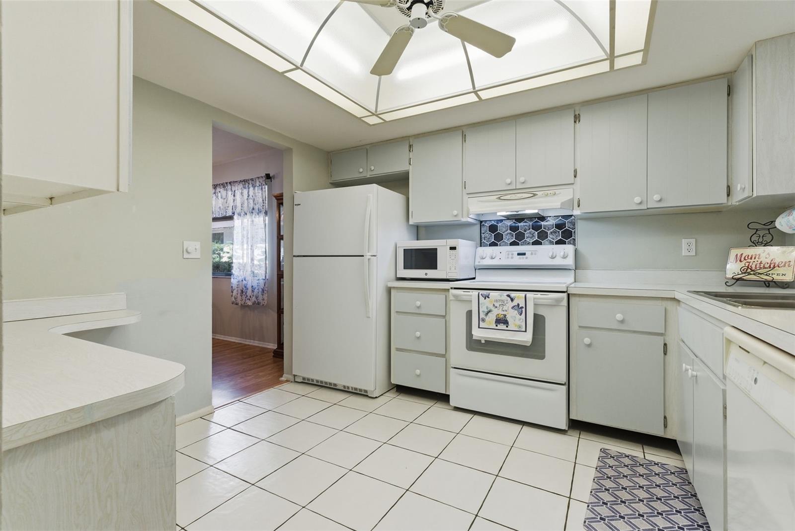 GLEN OAKS RIDGE VILLAS 1 - Residential