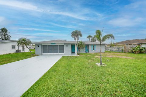 Photo of 1756 Elinor Place, Englewood, FL 34223 (MLS # C7508932)