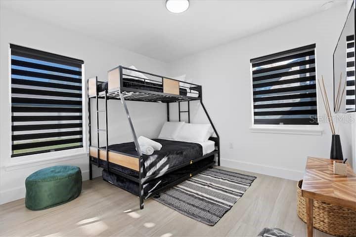 MAGNOLIA GARDENS SUB - Residential