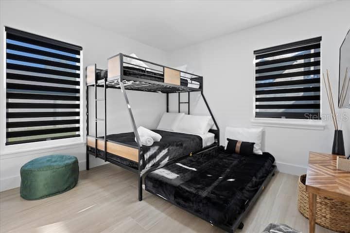 MAGNOLIA GARDENS SUB - Residential