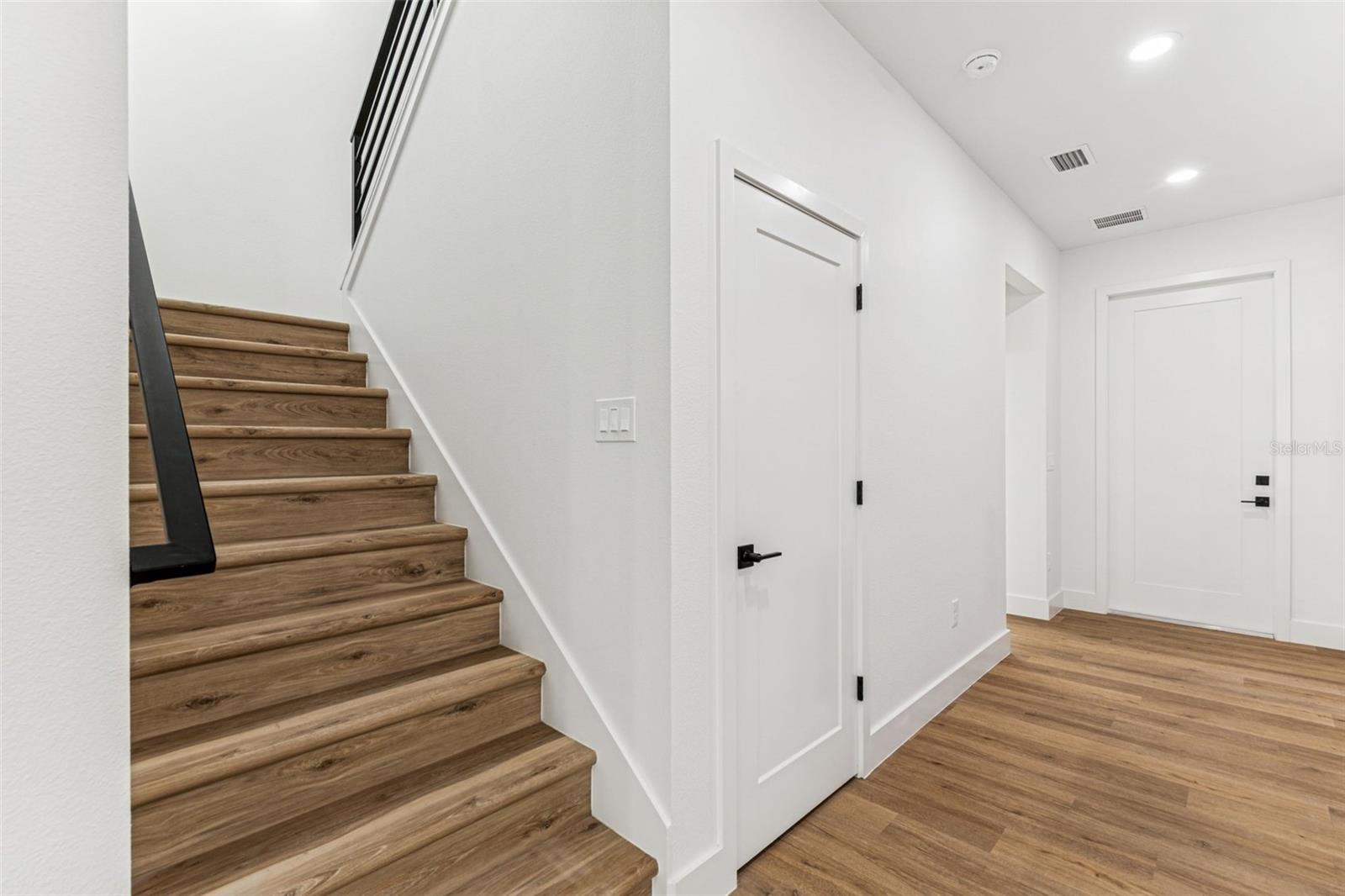 BANZA BANZA - Residential