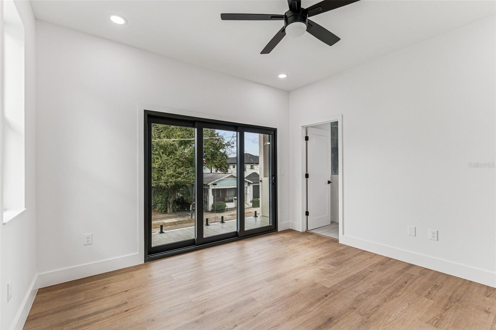 BANZA BANZA - Residential