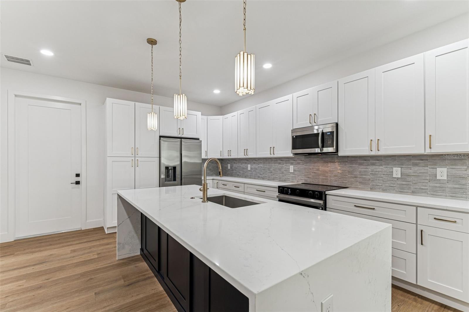 BANZA BANZA - Residential