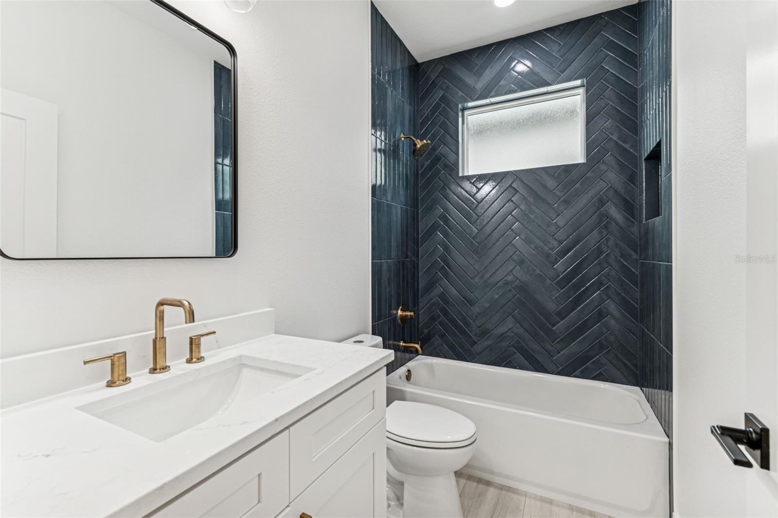 BANZA BANZA - Residential