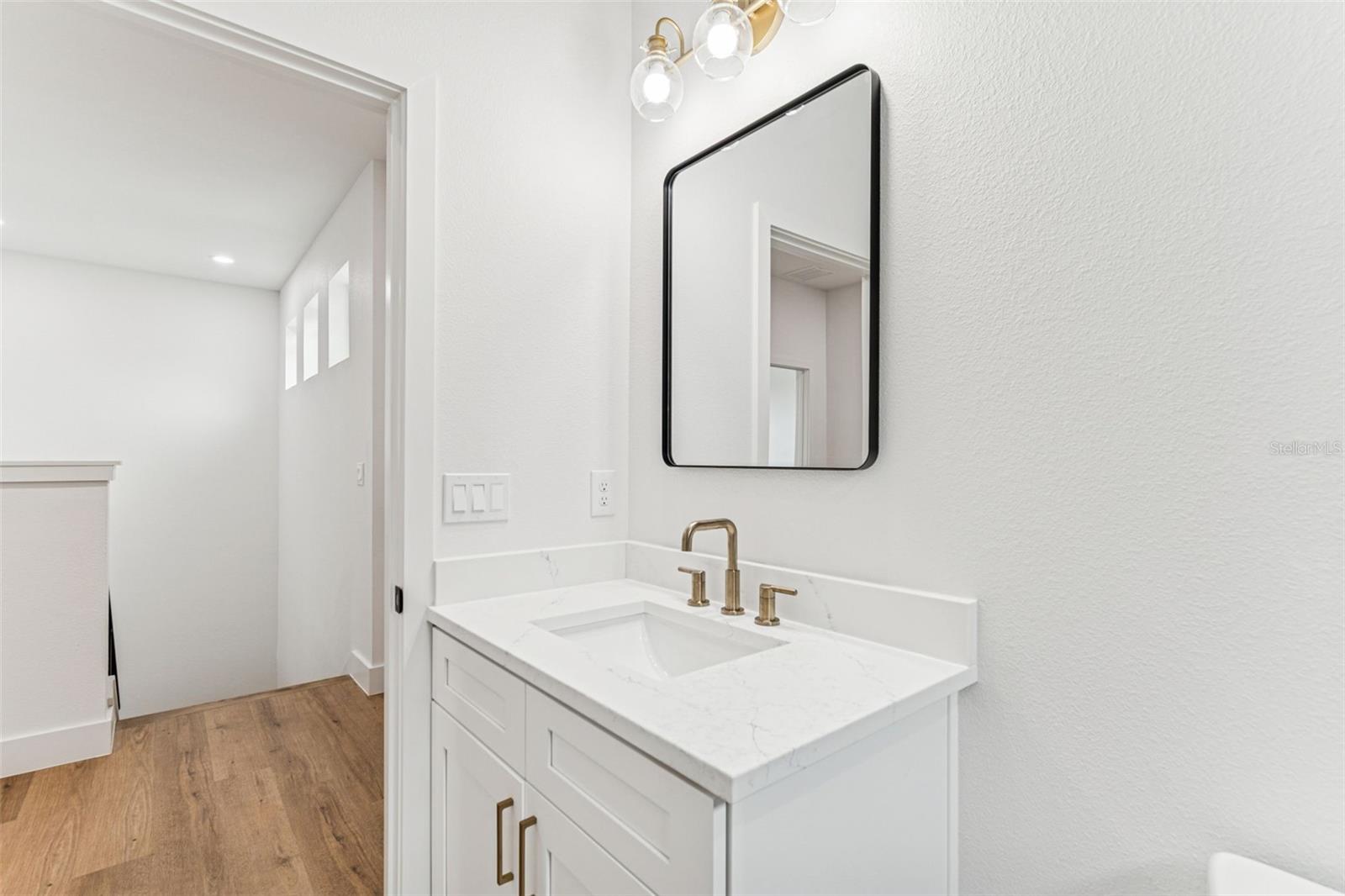 BANZA BANZA - Residential