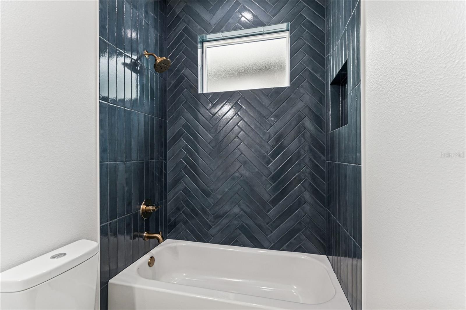 BANZA BANZA - Residential