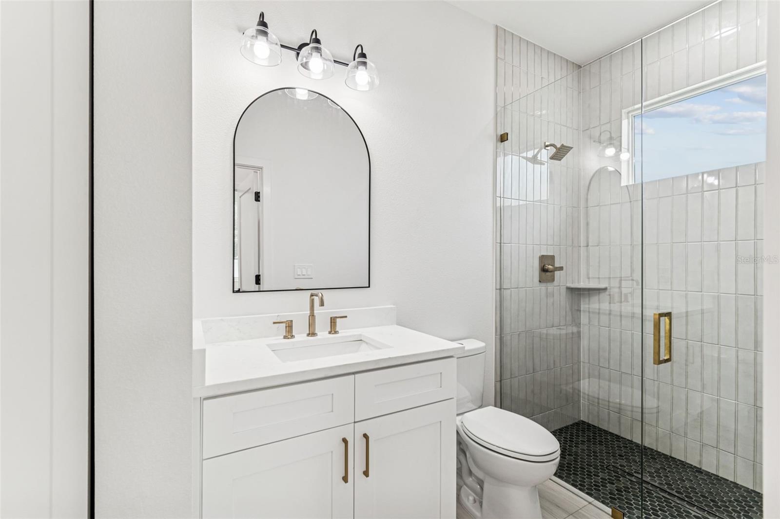 BANZA BANZA - Residential