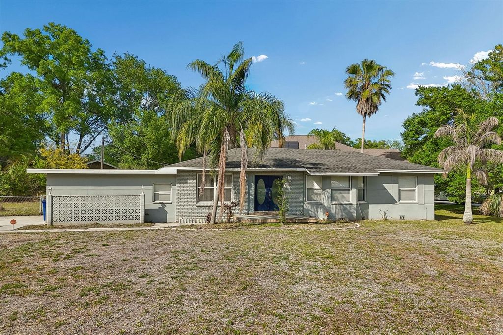 Photo of 2301 W Eldred Drive, Tampa, FL 33603 (MLS # TB8497558)