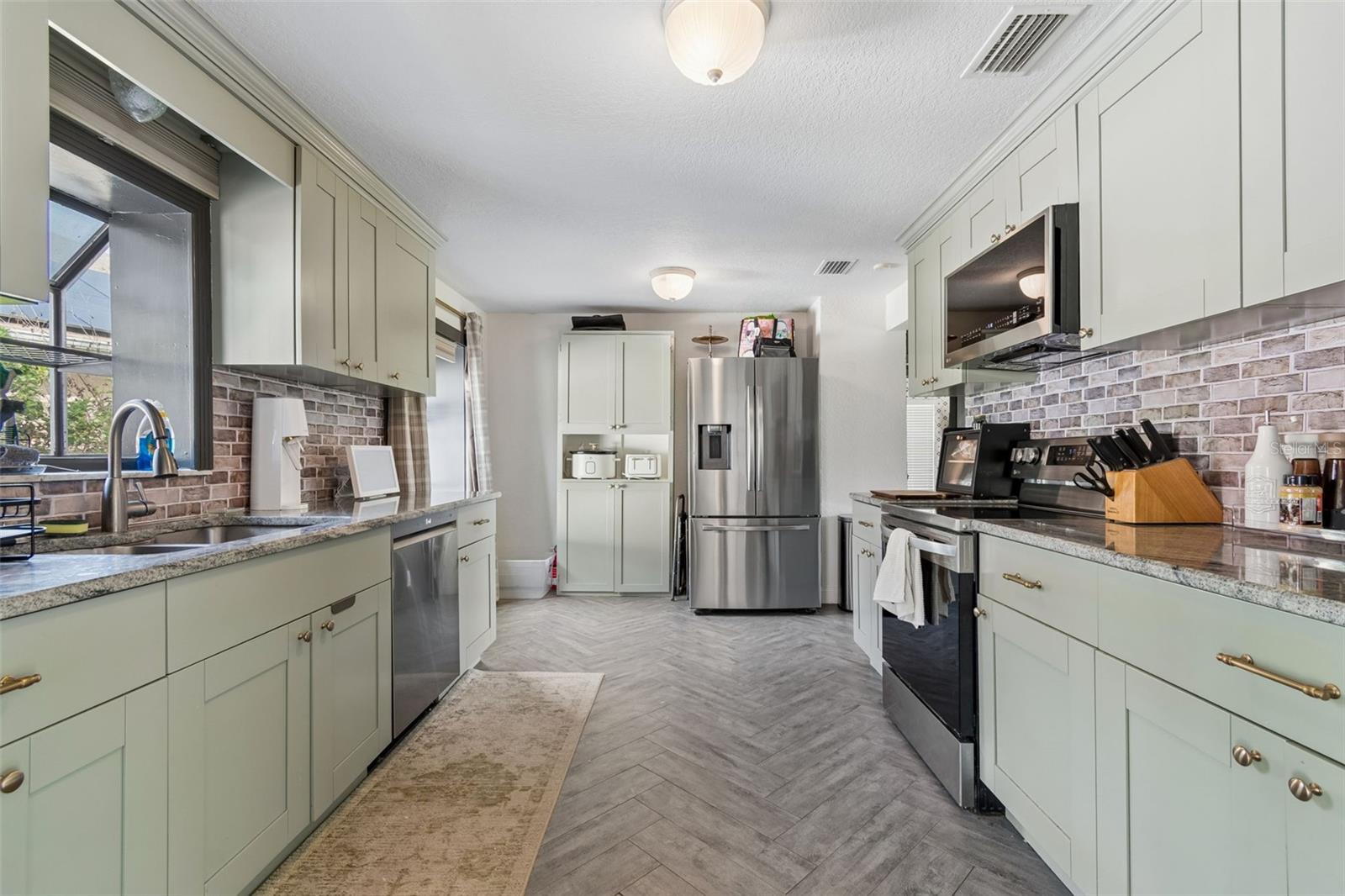 WELLSWOOD ESTATES UNIT 2 - Residential