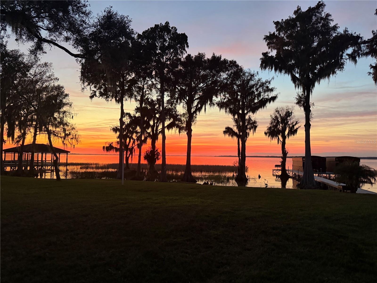 TAVARES PENINSULA TRACTS A-G REP - Residential