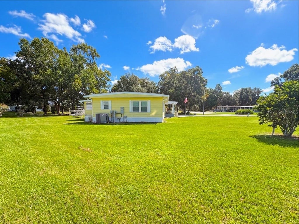 Photo of 21 N Bobwhite Road, Wildwood, FL 34785 (MLS # G5117476)