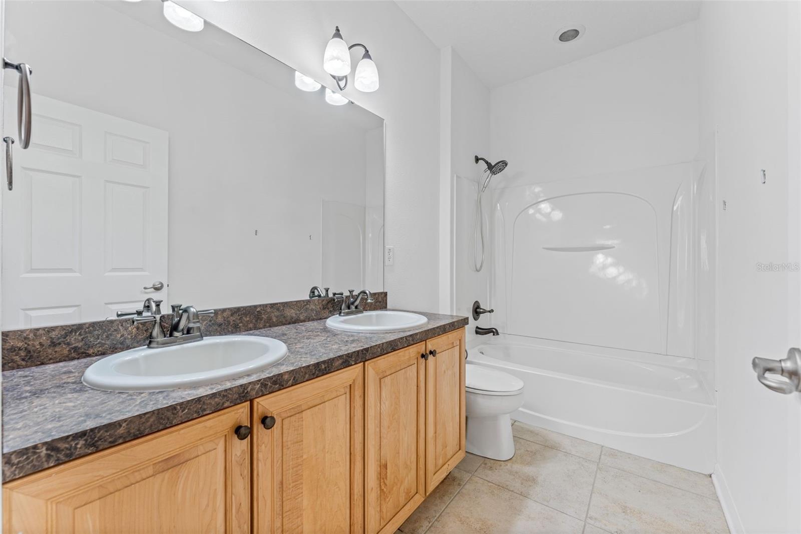 VENETIAN BAY PH 1B UT 1 - Residential
