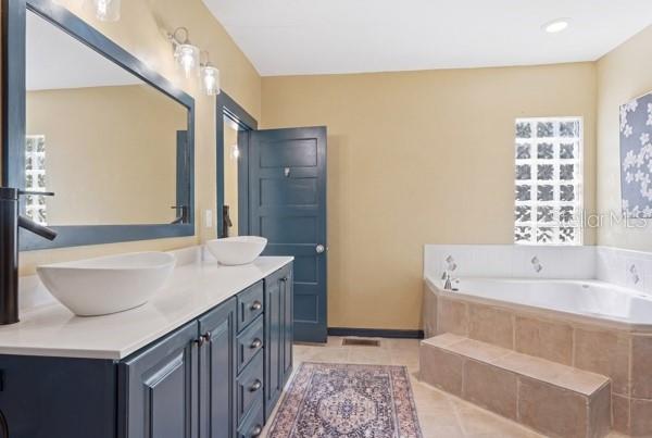 FRUITLAND PARK - Residential