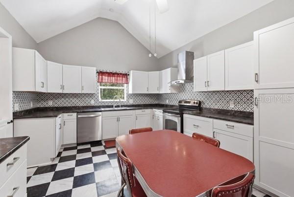 FRUITLAND PARK - Residential