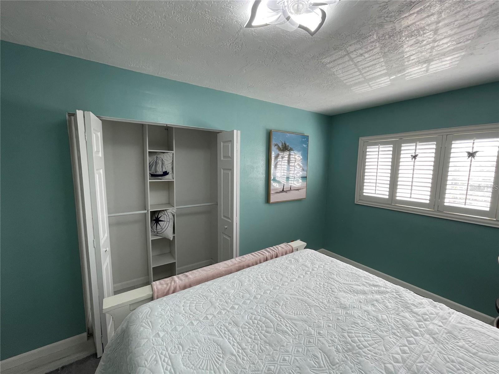 COLUMBIAD PLAZA SUB - Residential Lease